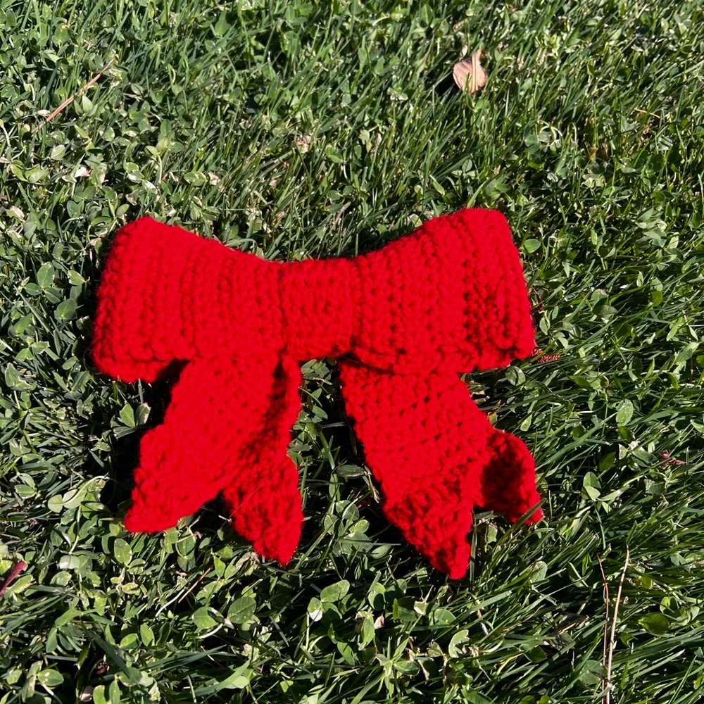 Hand Crocheted Big Red Christmas Bow! - Picture 14 of 14